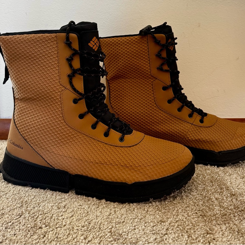 Columbia Men's Hyper Boreal Omni Heat Waterproof boot - sz 14 (runs small sz 13)